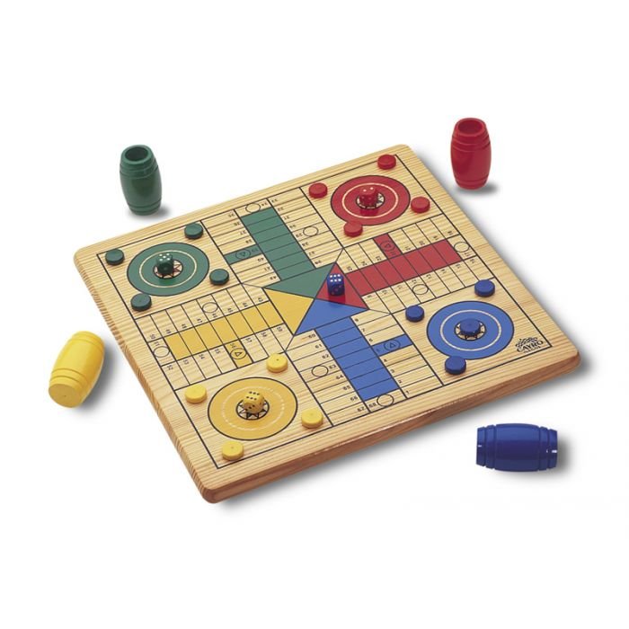 Tablero clásico de parchís con sus piezas de colores.